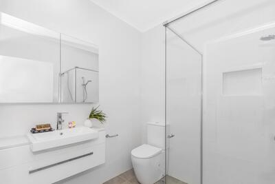 6/100 Albany Creek Road