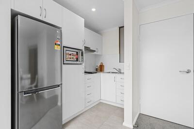 230/57 Cadbury Road