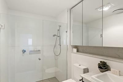 M313/469 Sandgate Road