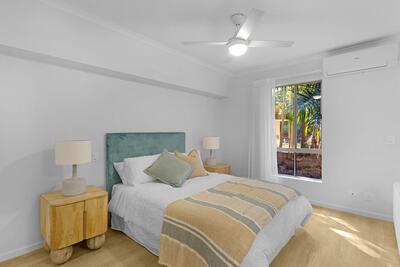 240/1-3 Ingram Place