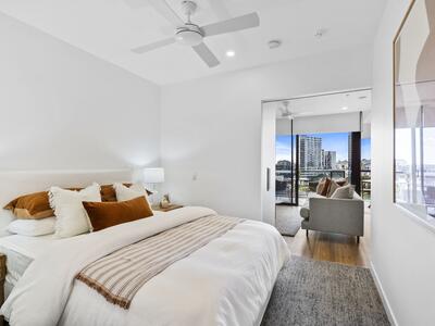 908/50 Longland Street