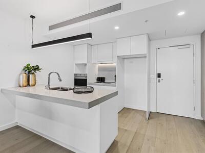 1202/50 Longland Street