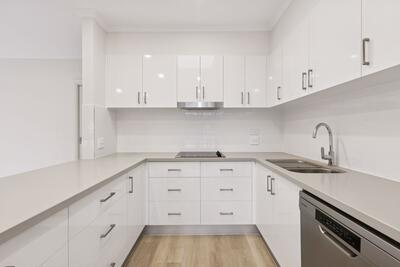 19/100 Station Street