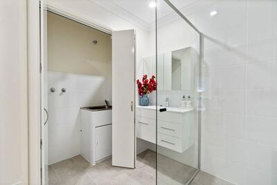 305/148 Smith Street