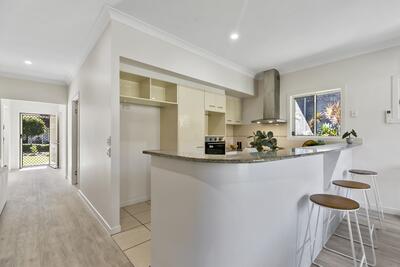 112/21 Gracemere Boulevard