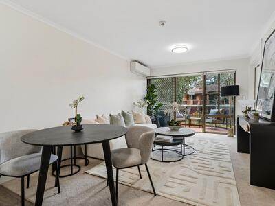 240/2 Ulmarra Place