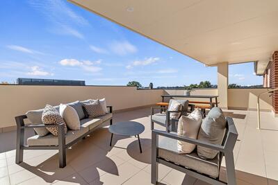 305/37-43 Victoria Street