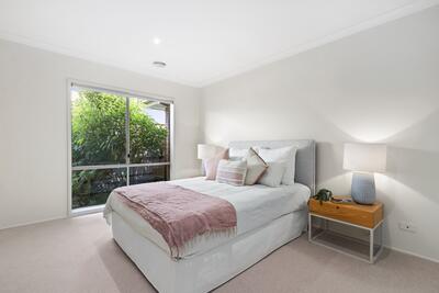 189/2 Rochester Parade