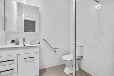 3/100 Albany Creek Road