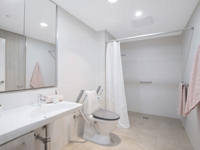 809/50 Longland Street