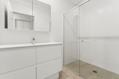 19/31 Crookston Drive