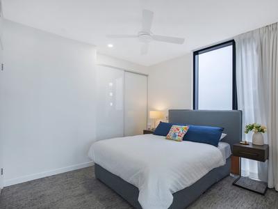 809/50 Longland Street