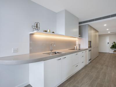 809/50 Longland Street