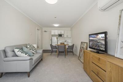 210/2 Ulmarra Place