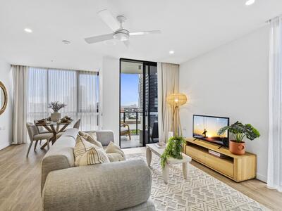 710/50 Longland Street
