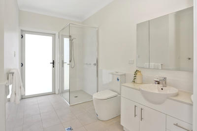 150/62 Island Point Road