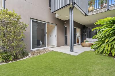 144/21 Gracemere Boulevard