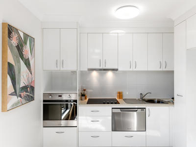 5/239 McCullough Street