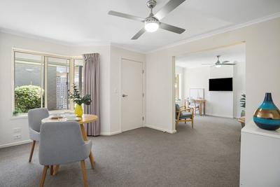4/104 Country Club Drive
