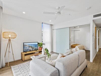 710/50 Longland Street