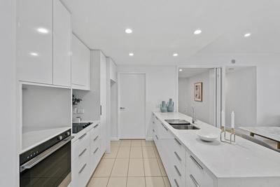 M313/469 Sandgate Road