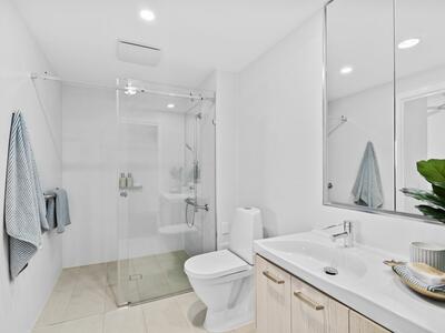 919/50 Longland Street