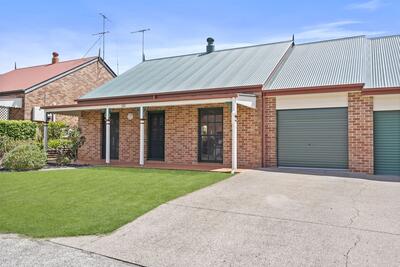 100/83 Freeth Street West