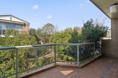 215/2 Ulmarra Place