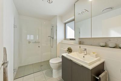 M313/469 Sandgate Road