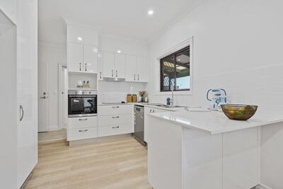64/83 Freeth Street West