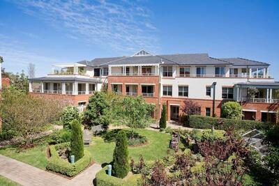 72/6 Hale Road