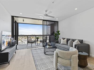 1611/50 Longland Street