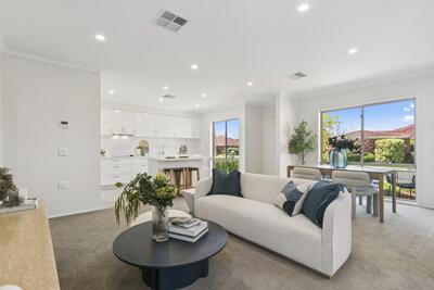 164/2 Rochester Parade