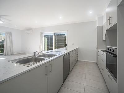 148/62 Island Point Road