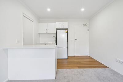 215/2 Ulmarra Place