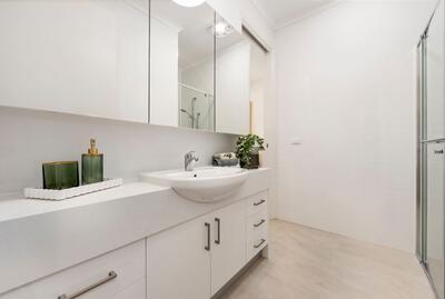 09/37-43 Victoria Street