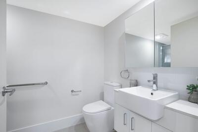 E29/61 Explorer Drive