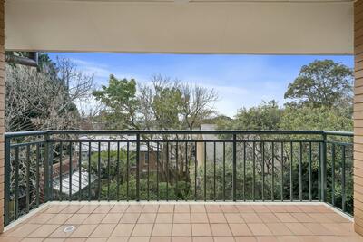 22/6 Hale Road