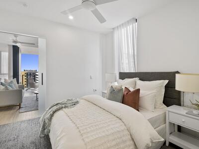 719/50 Longland Street