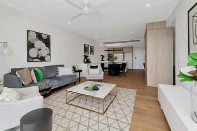 1304/50 Longland Street