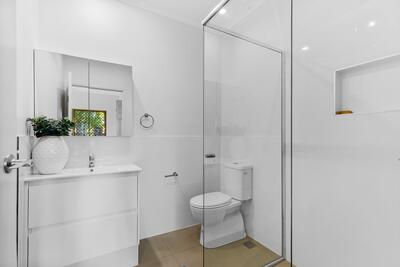 30/100 Albany Creek Road