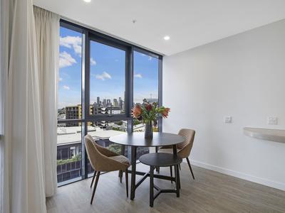 809/50 Longland Street