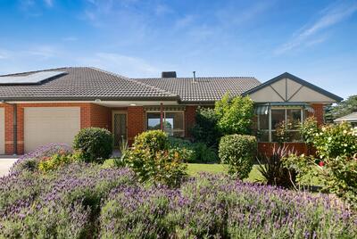 12 Telopea Grove