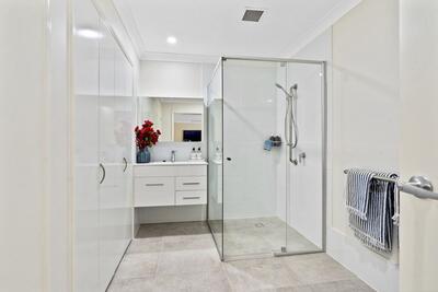 305/148 Smith Street