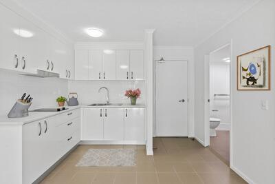 220/1-3 Ingram Place