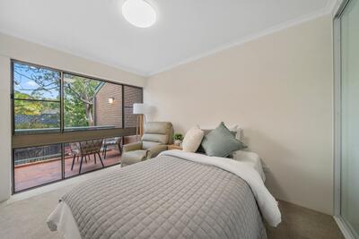 211/2 Ulmarra Place