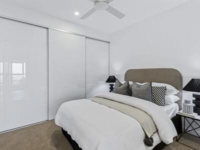 1202/50 Longland Street