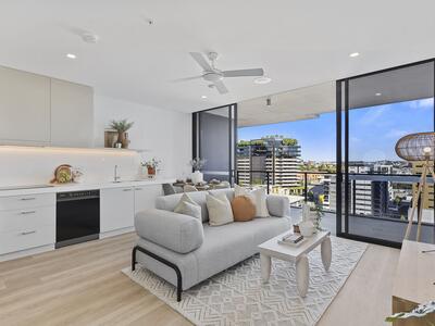 917/50 Longland Street
