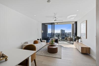 1204/50 Longland Street