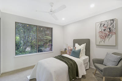 8 Oasis Walk/1 Ingram Place